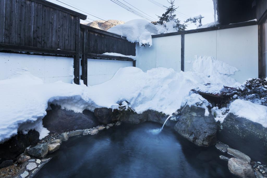 Okada Ryokan Warakutei Hotel Такаяма Екстериор снимка